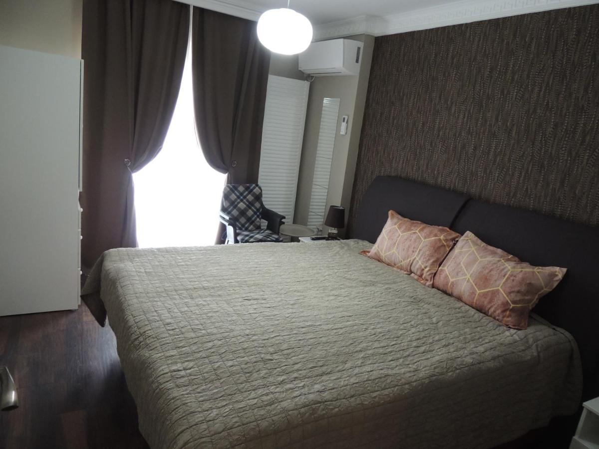 Blue Sky House 호텔 발로테슈티 외부 사진